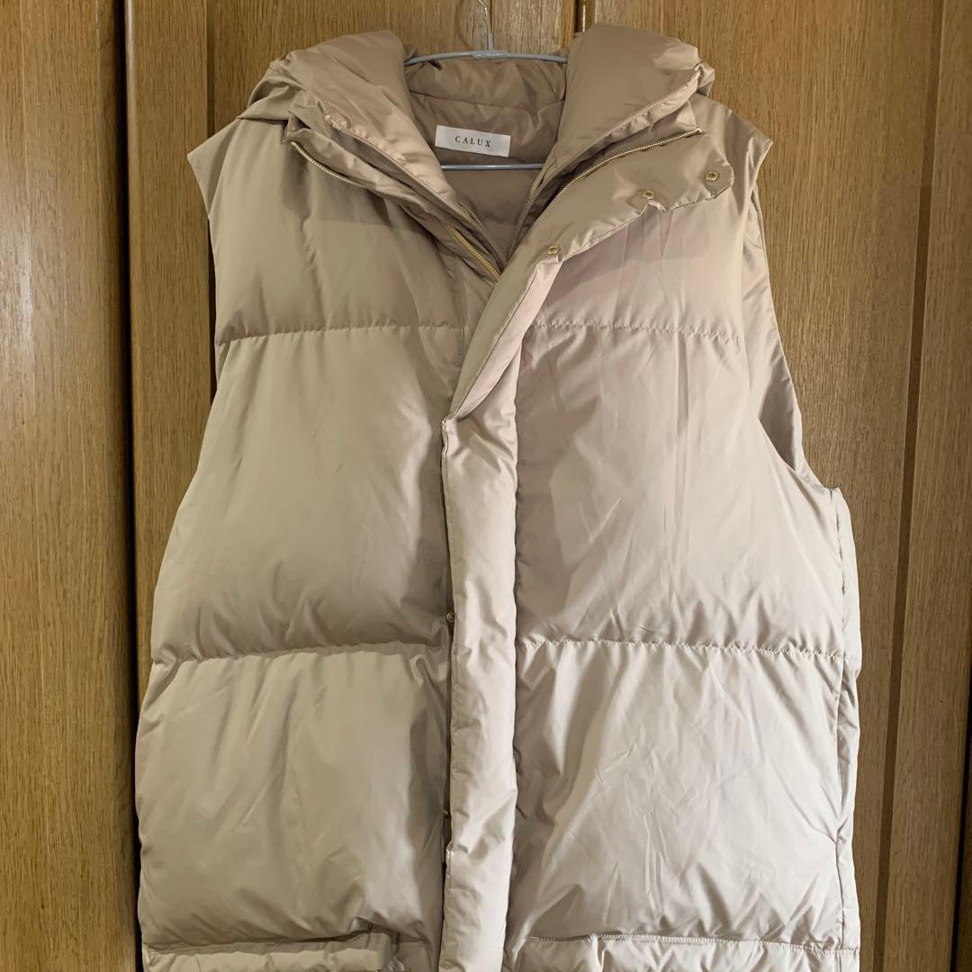 キャラクスCALUXフード付きダウンベスト美品
