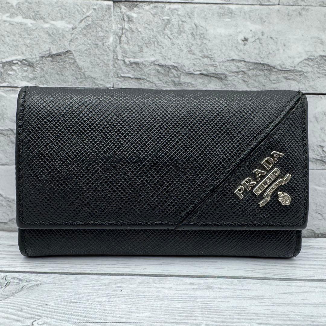 【美品】PRADA　キーケース　6連　 サフィアーノ シルバー金具 ブラック