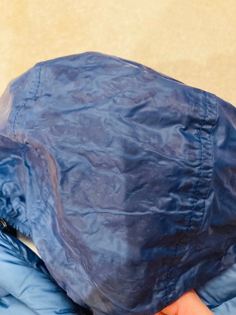 モンクレール ブルー コンパクト　ダウンベスト　フードに難あり