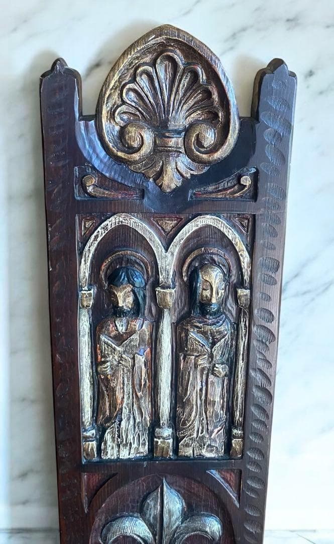 アンティークチェア★中世柄スピニングチェア　フルール・ド・リス紋章とロカイユ装飾