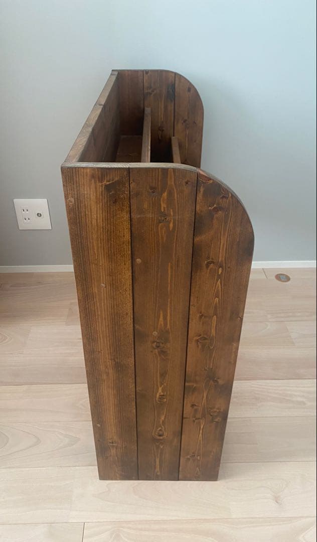 【送料込】無垢材の絵本棚　ハンドメイド作家作品