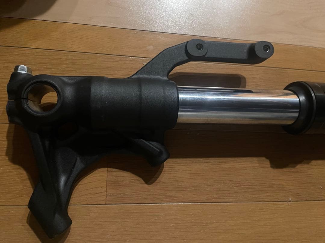 カワサキ　zx4rr 2025年式　フロントサスペンション　左右