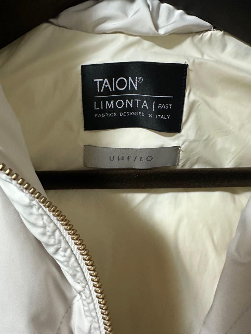 UNFILO TAION コラボフード付きダウンベスト　ジレ　アイボリー