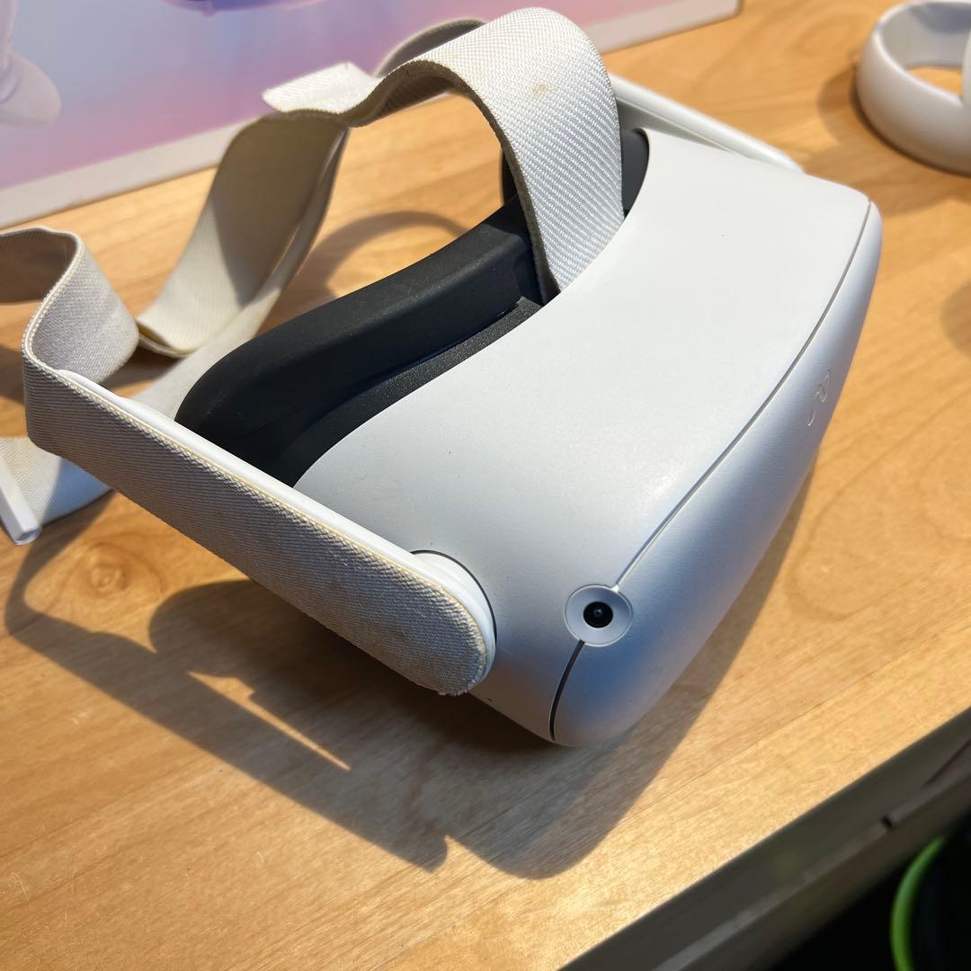   Quest 2 128GB箱付　※接顔、ストラップ要交換