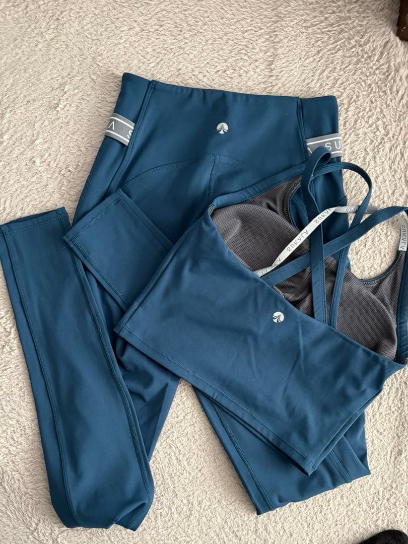 ベーシックロゴブラトップ&サイドベルトトレンカレギンス　Sサイズ