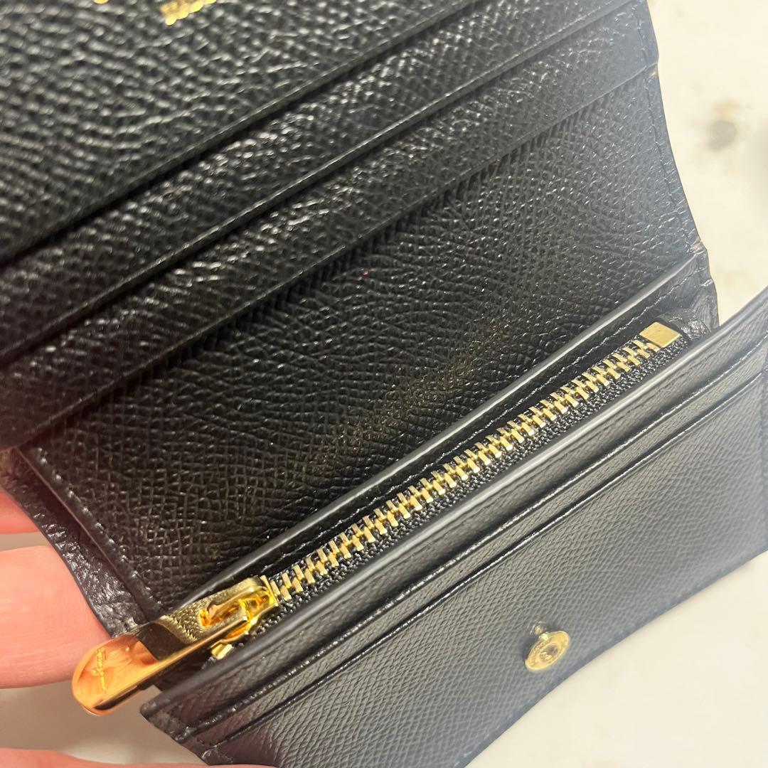 【最終値下げ】フェラガモ 二つ折り財布 新品未使用