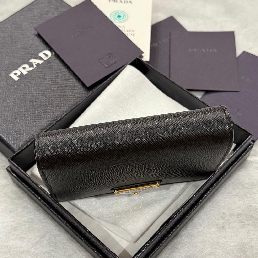 ⭐️新品未使用⭐️　PRADA サフィアーノ　三角ロゴ　二つ折り財布　ブラック