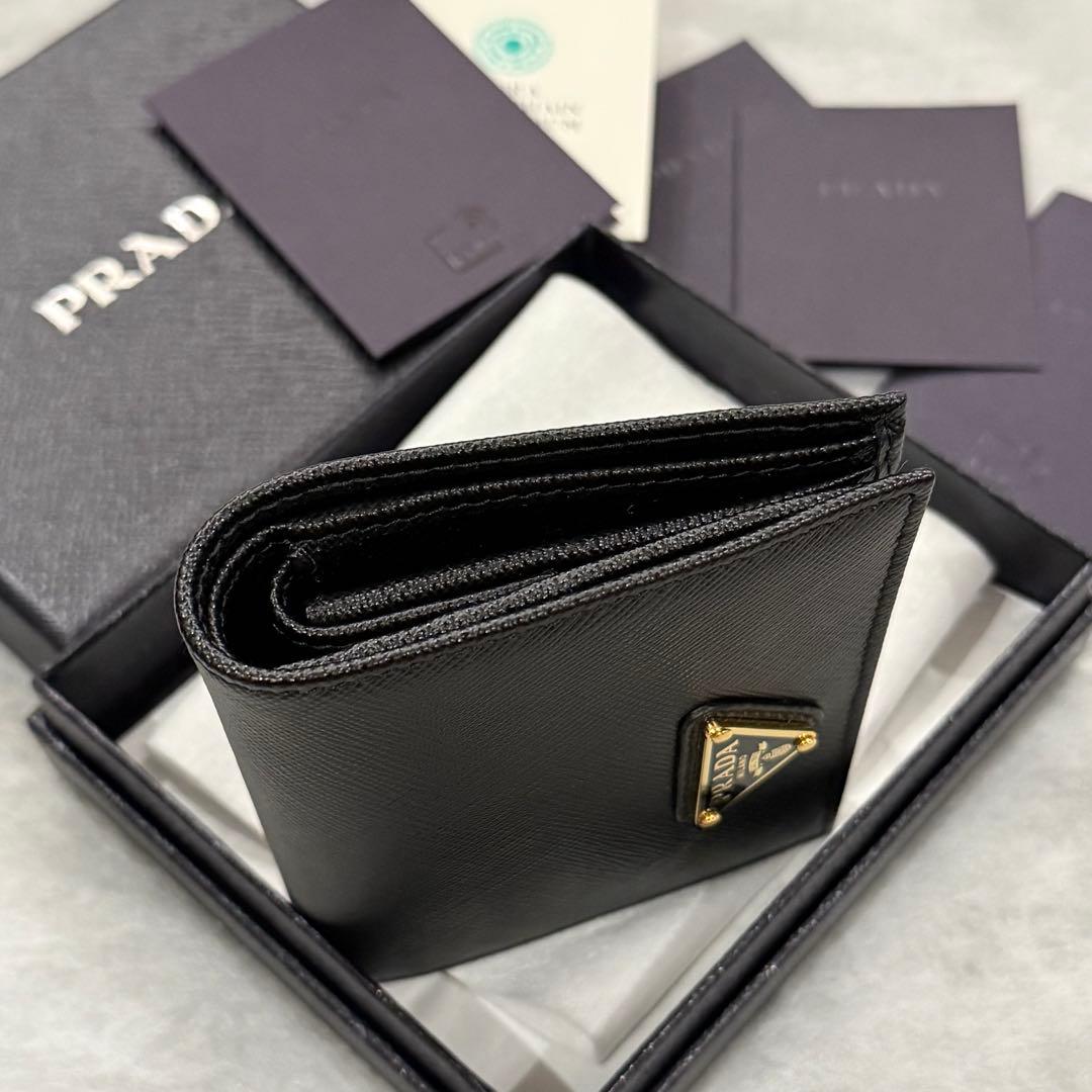 ⭐️新品未使用⭐️　PRADA サフィアーノ　三角ロゴ　二つ折り財布　ブラック