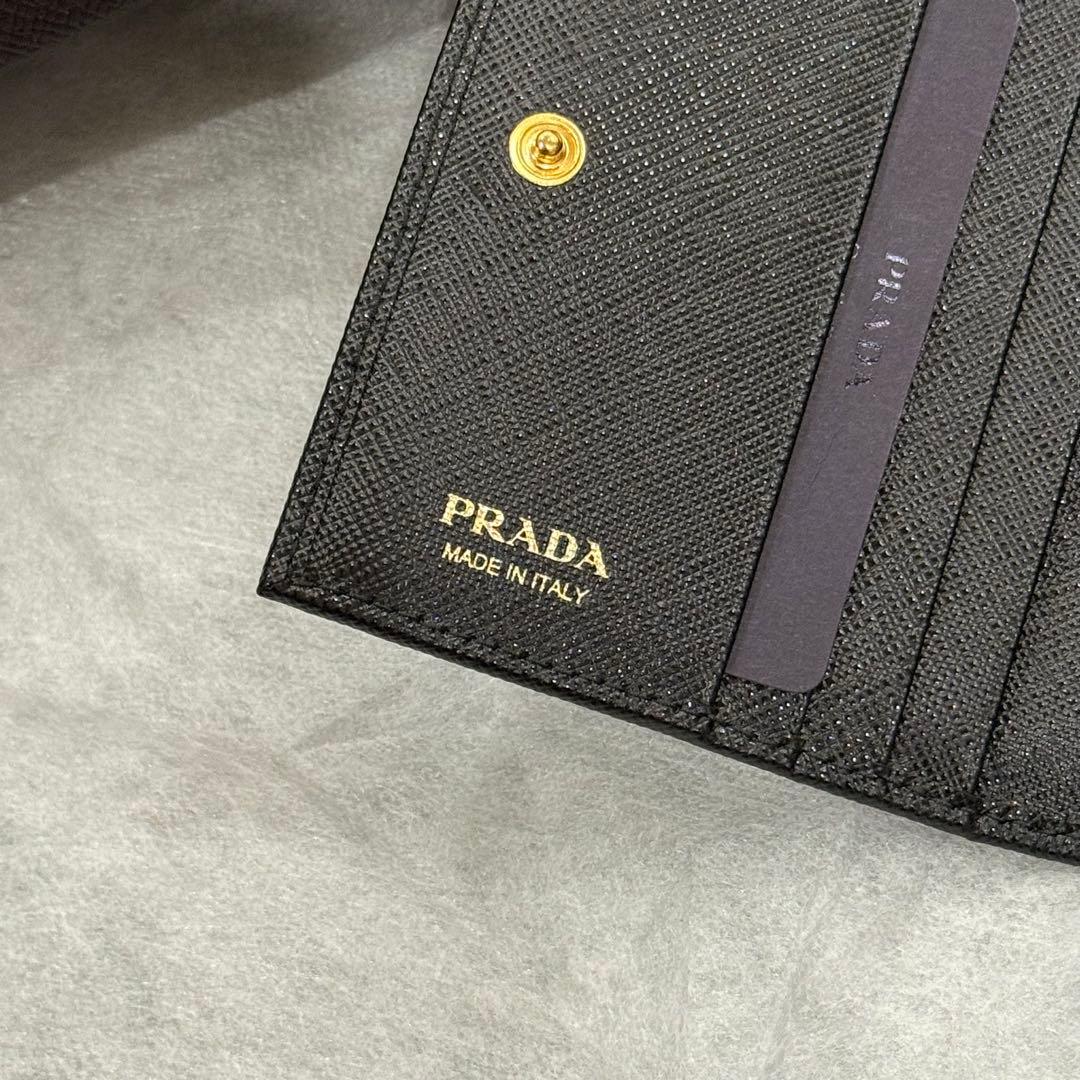 ⭐️新品未使用⭐️　PRADA サフィアーノ　三角ロゴ　二つ折り財布　ブラック