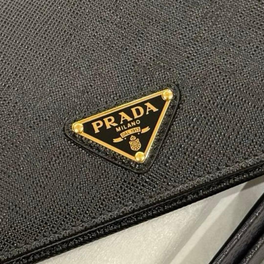 ⭐️新品未使用⭐️　PRADA サフィアーノ　三角ロゴ　二つ折り財布　ブラック