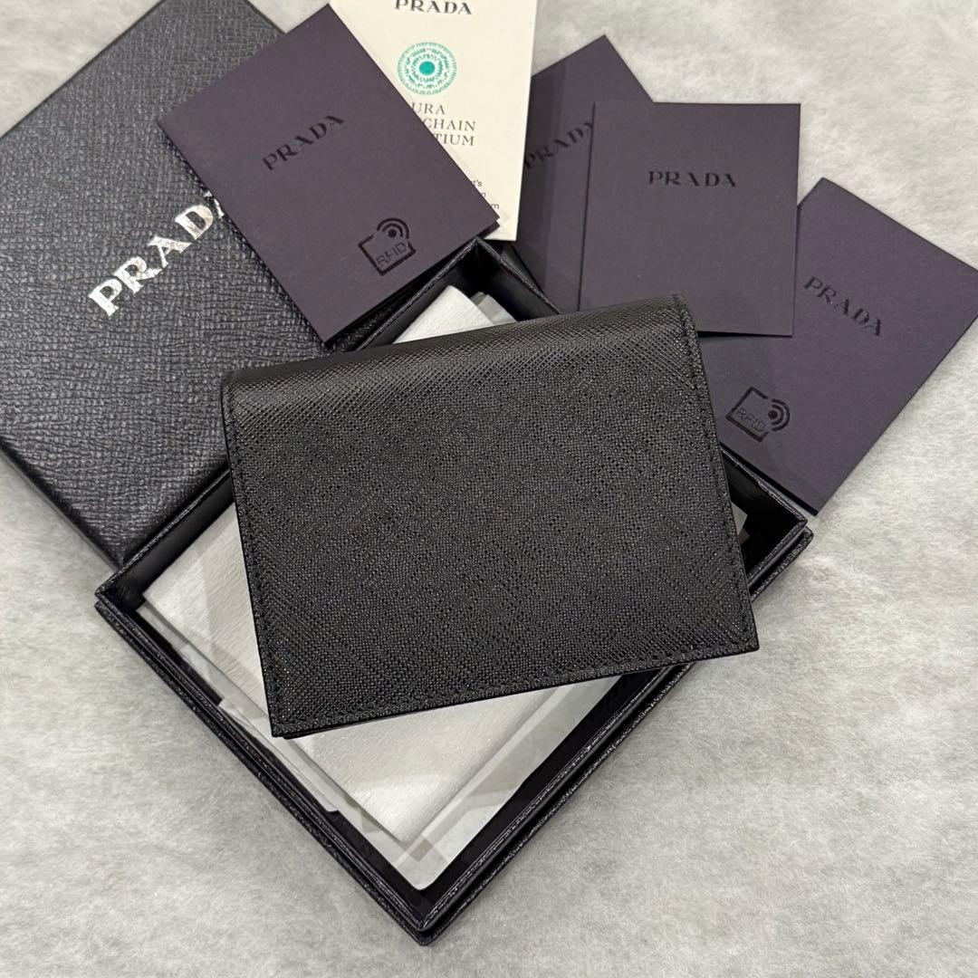 ⭐️新品未使用⭐️　PRADA サフィアーノ　三角ロゴ　二つ折り財布　ブラック