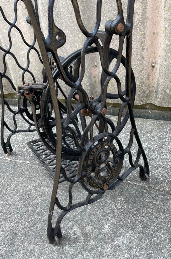 稀少/ビンテージ/イギリス製/REIKO/ミシン脚/網目脚/テーブル/店舗什器