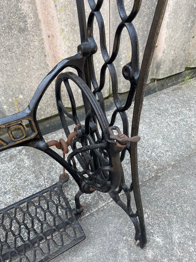 稀少/ビンテージ/イギリス製/REIKO/ミシン脚/網目脚/テーブル/店舗什器