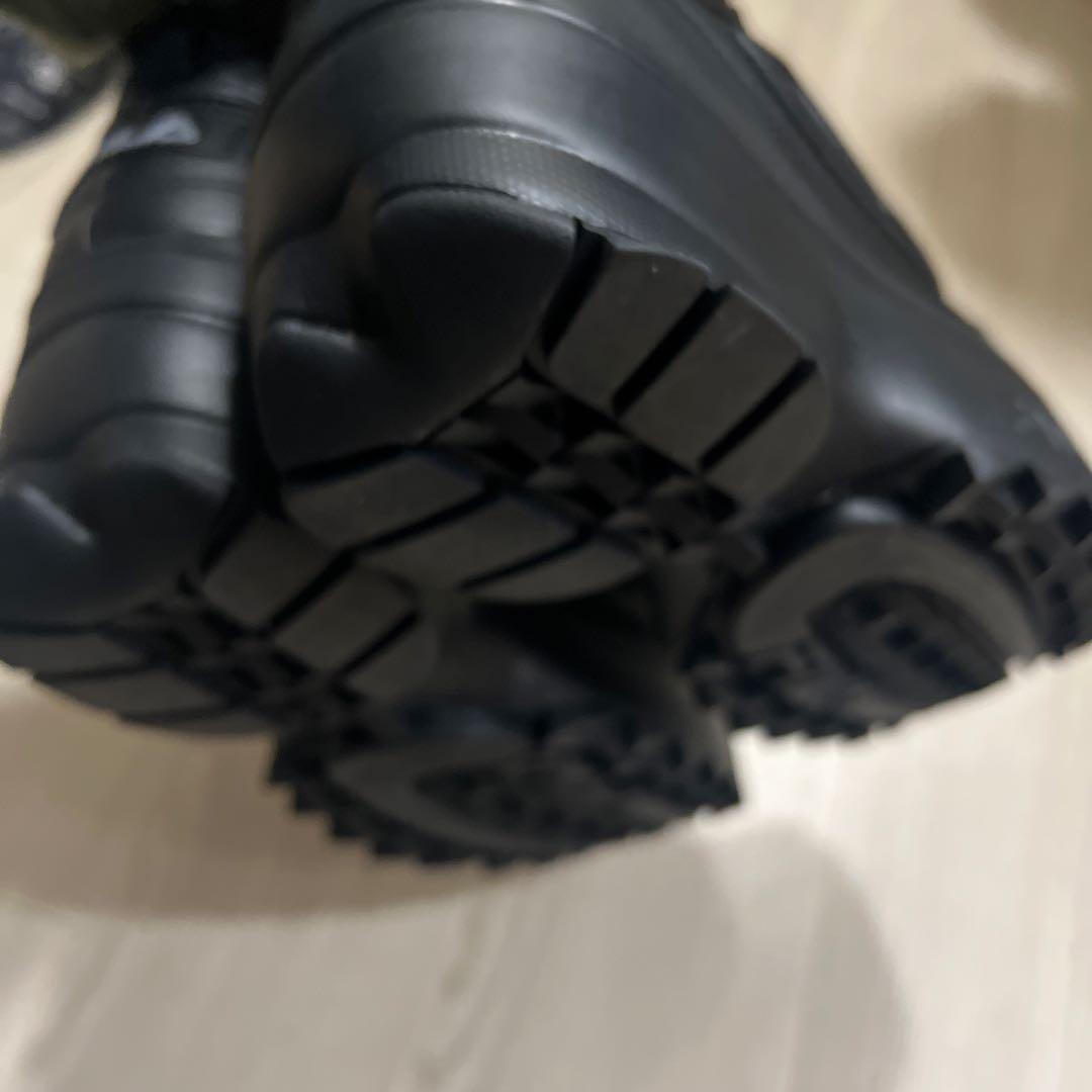 ゆ*こ様 FILA ブラック 厚底ハイカットスニーカー　ディプラスター2