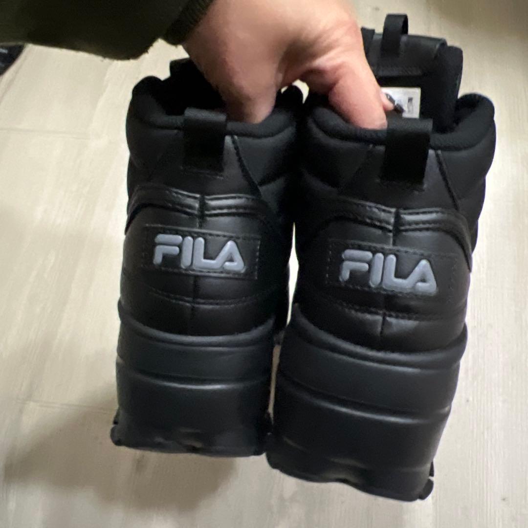 ゆ*こ様 FILA ブラック 厚底ハイカットスニーカー　ディプラスター2