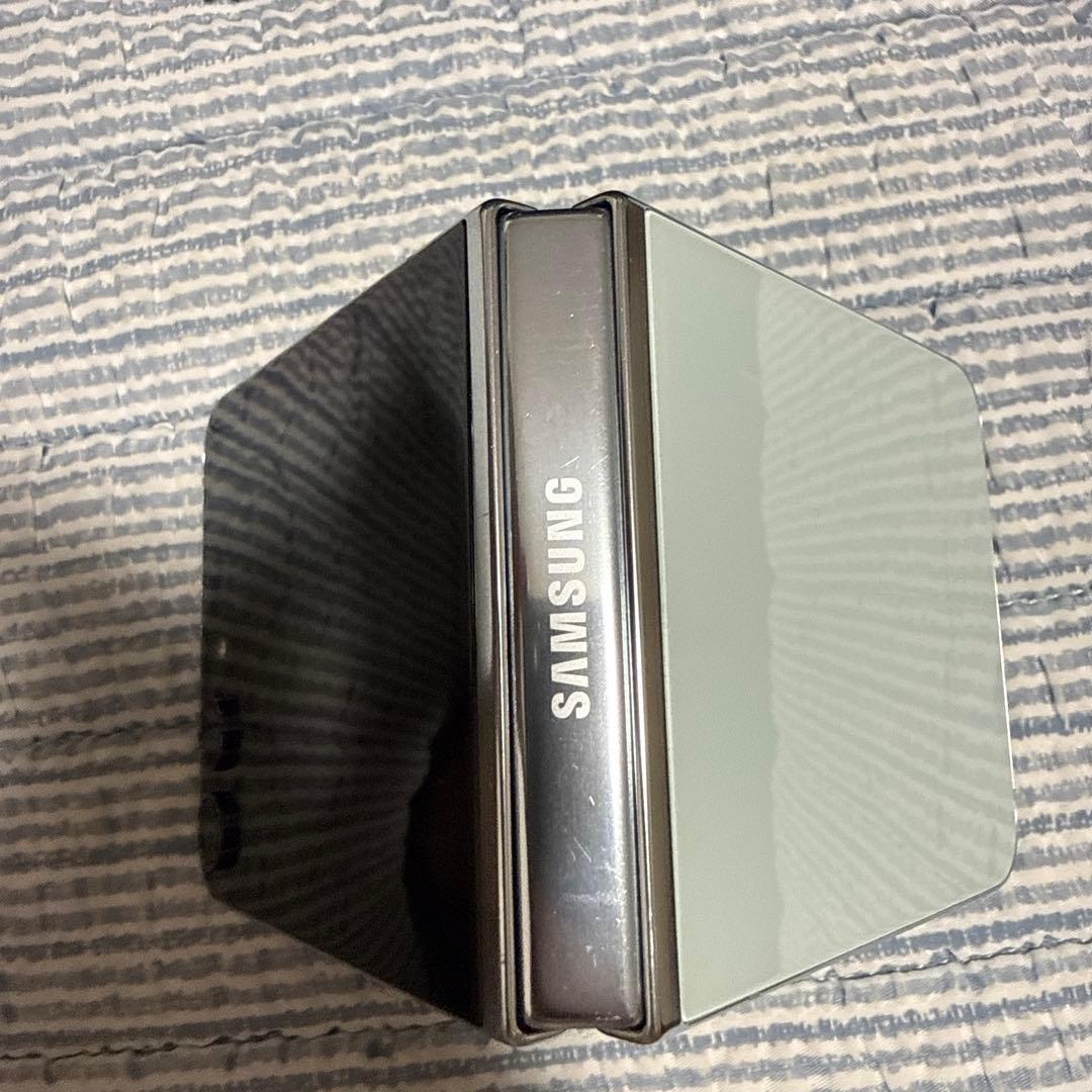 ド*ュ様 [300スタート]Galaxy Z Flip5 256GB SIMフリ