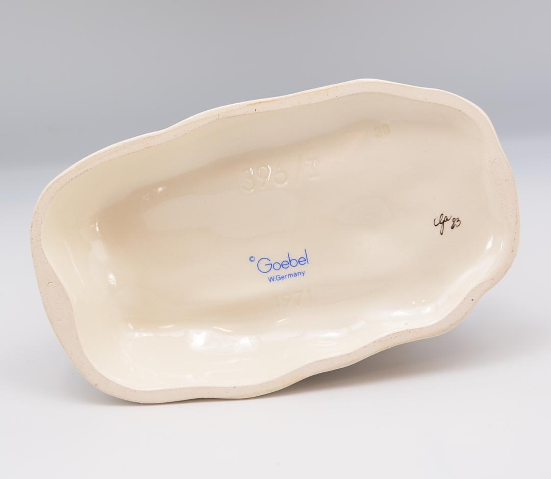 クリスマスに乗る　＃396　No.8　★フンメル人形　台付き　ご成約済み