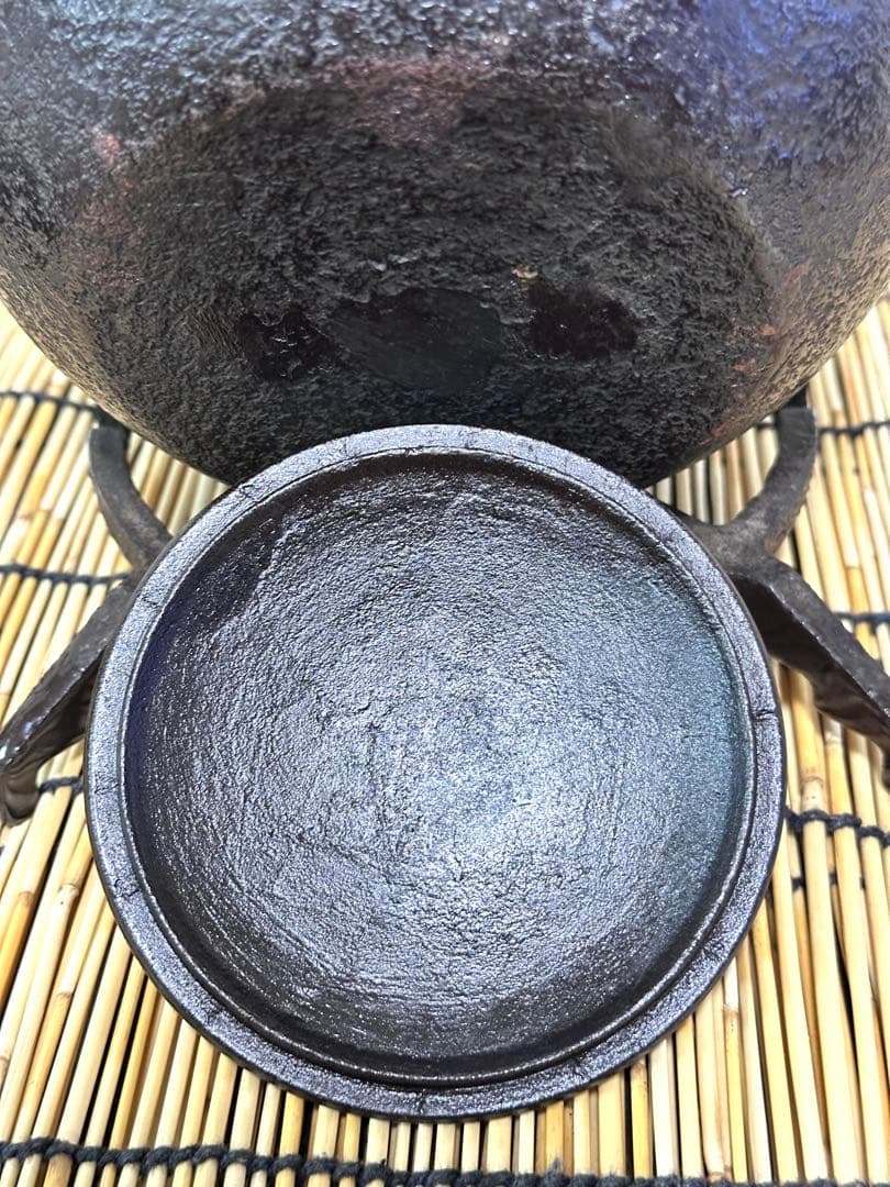 未使用品、栞付　南部照光堂造　１５型アラレ　南部鉄瓶　ブッヒィー♪\"\"様売約済み