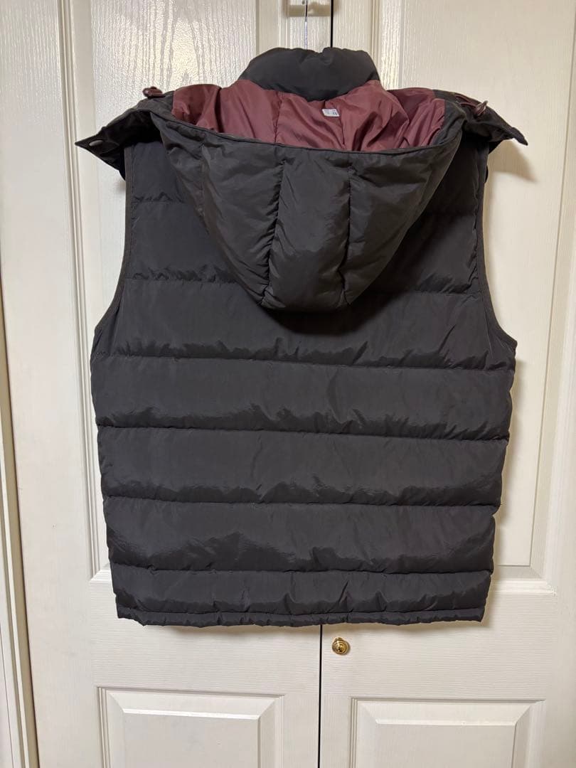 アルマーニ　ジーンズ　ダウンベスト