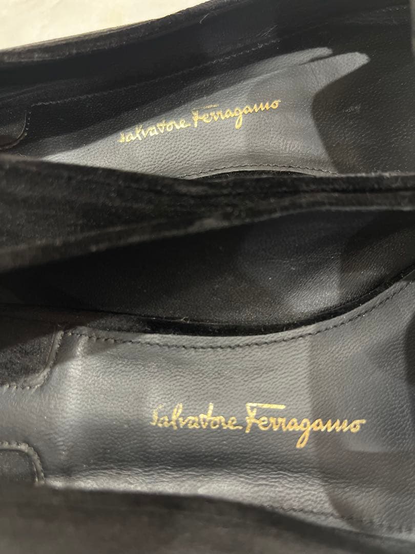 値下げ‼️【Ferragamo フェラガモ】黒スエード フラットシューズ