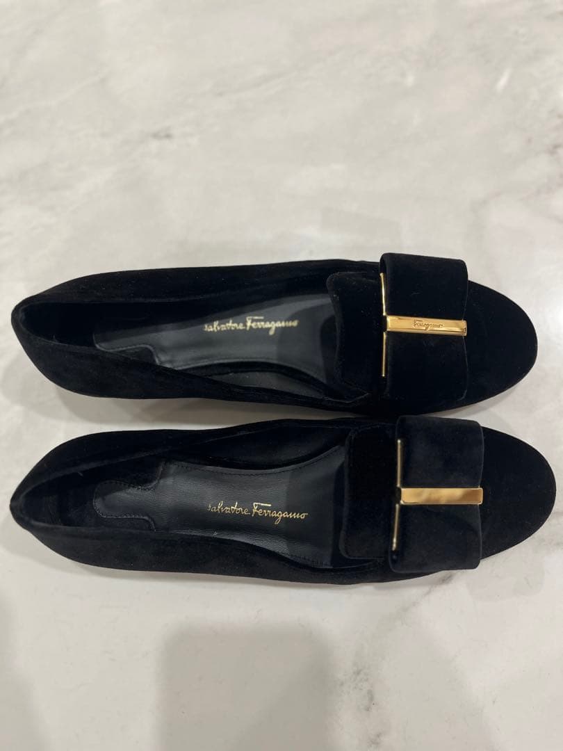 値下げ‼️【Ferragamo フェラガモ】黒スエード フラットシューズ