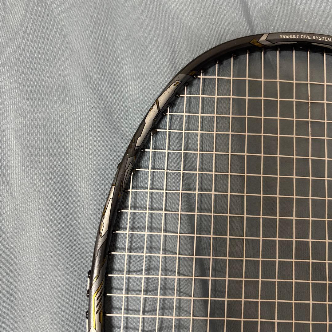 バドミントンラケット グラビタス8.0