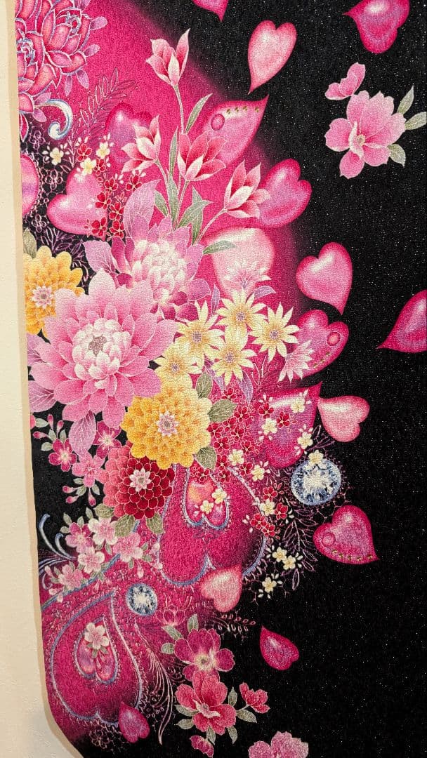 【現代柄•ハート】振袖 黒とピンクの花柄• ハートがポイント！L〜LＬサイズ