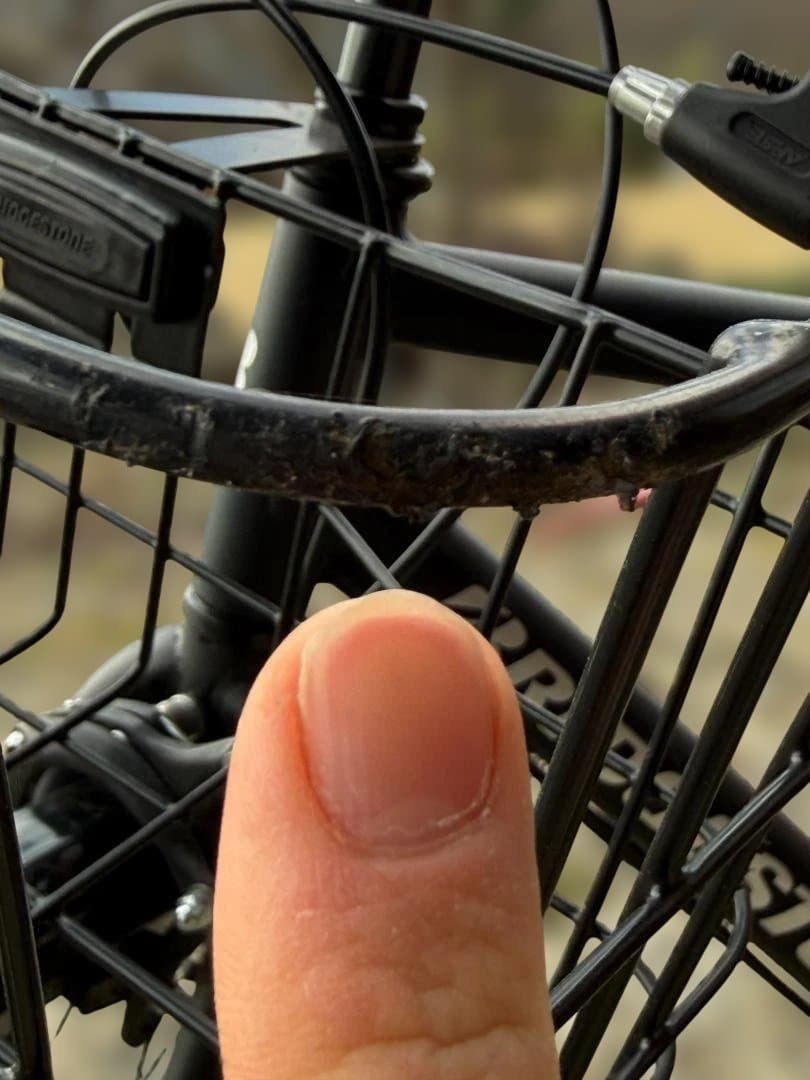 ブリヂストン クロスバイク 黒 前バスケット付き　原則引き取り限定