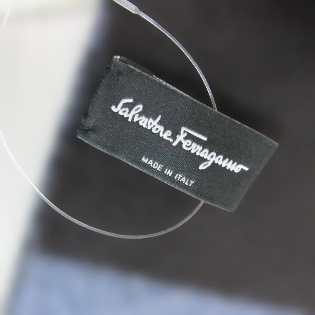 定価41800円の7割引フェラガモ絹カシミヤ新品箱付Ferragamoマフラー