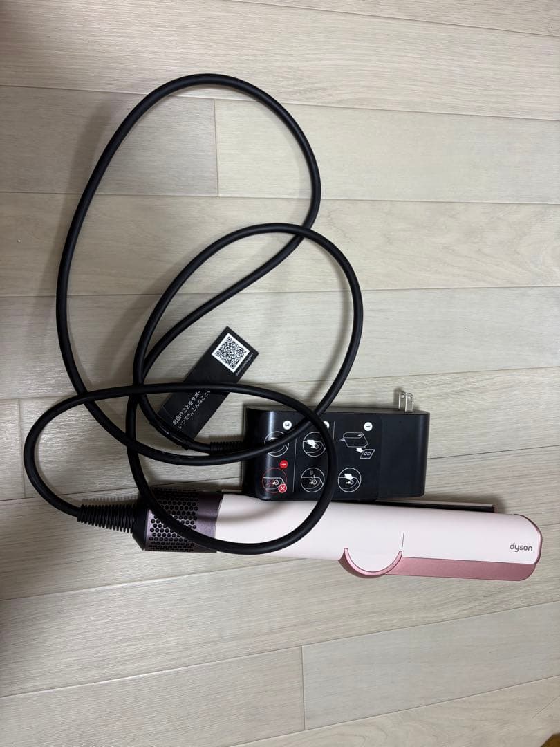 ダイソン　エアストレート　ドライヤー