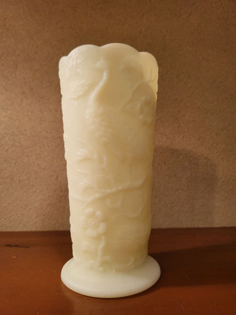 花瓶　フラワーベース　ウランガラス