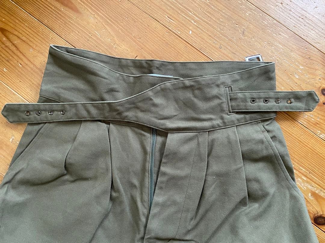PUR 池田泉　2tuck gurkha pants (olive)