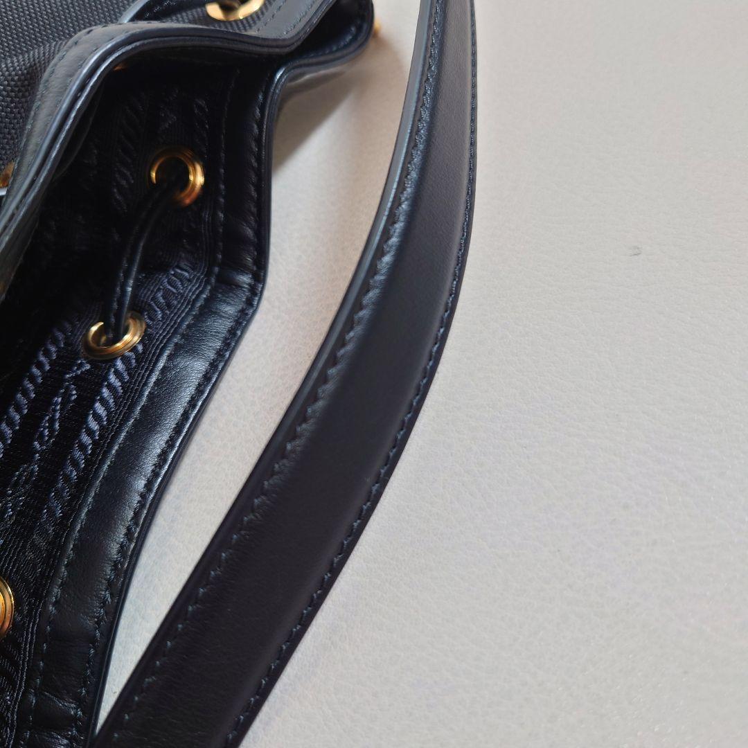 PRADA ブラック バケットバッグ
