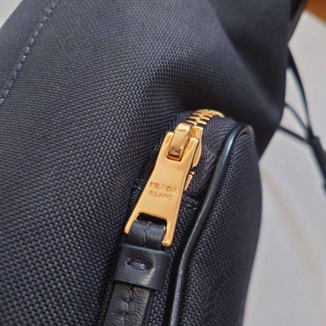 PRADA ブラック バケットバッグ