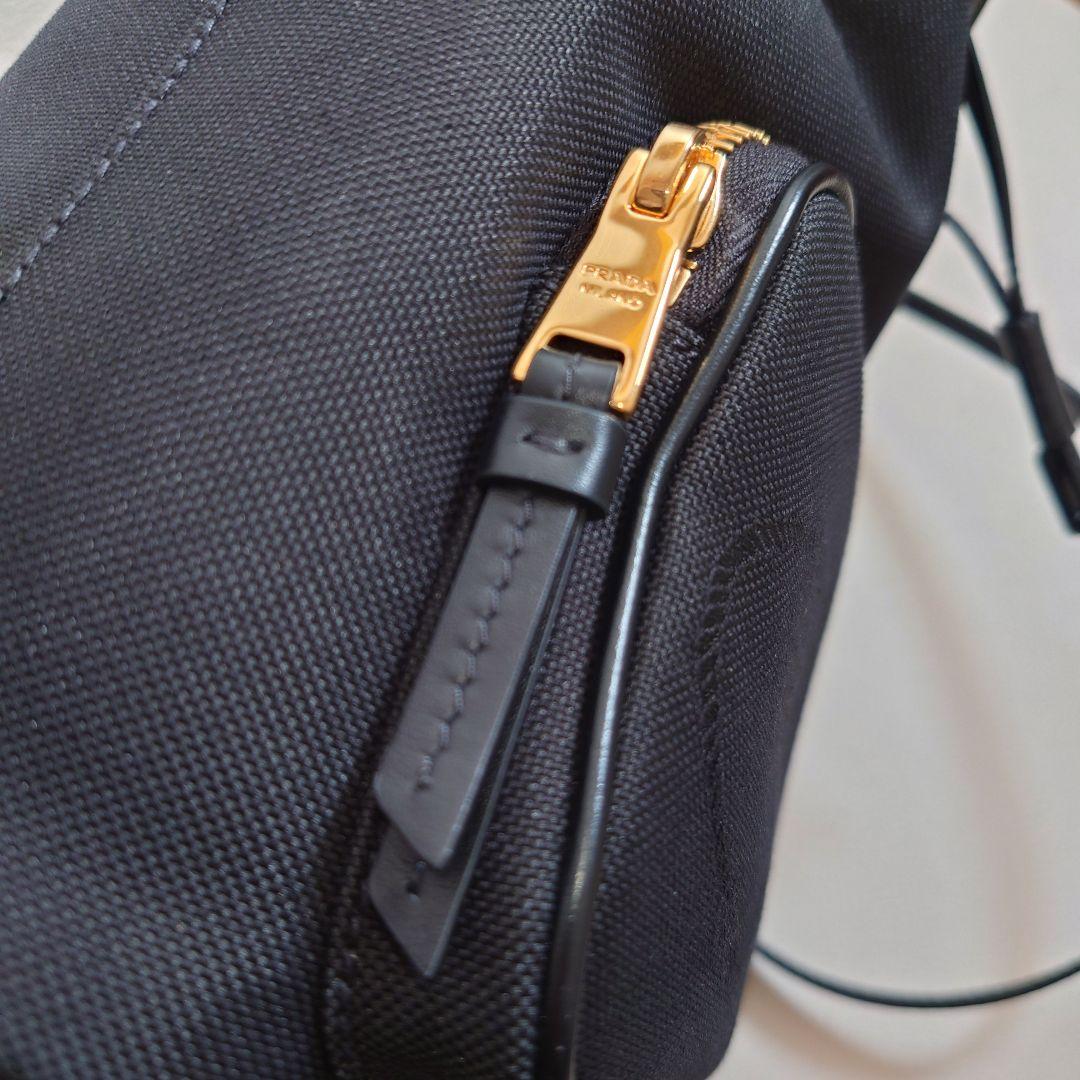 PRADA ブラック バケットバッグ