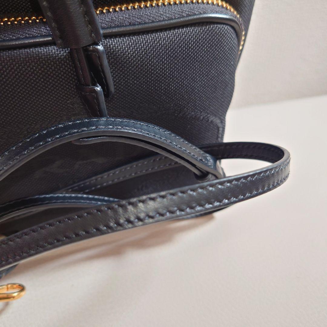 PRADA ブラック バケットバッグ