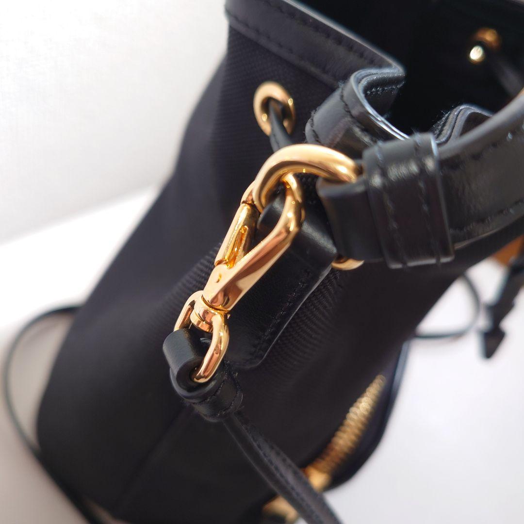PRADA ブラック バケットバッグ