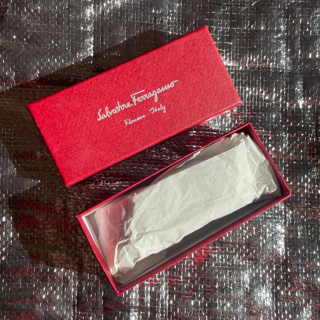 《新品》ブラック　SalvatoreFerragamoフェラガモ　ヘアバレッタ