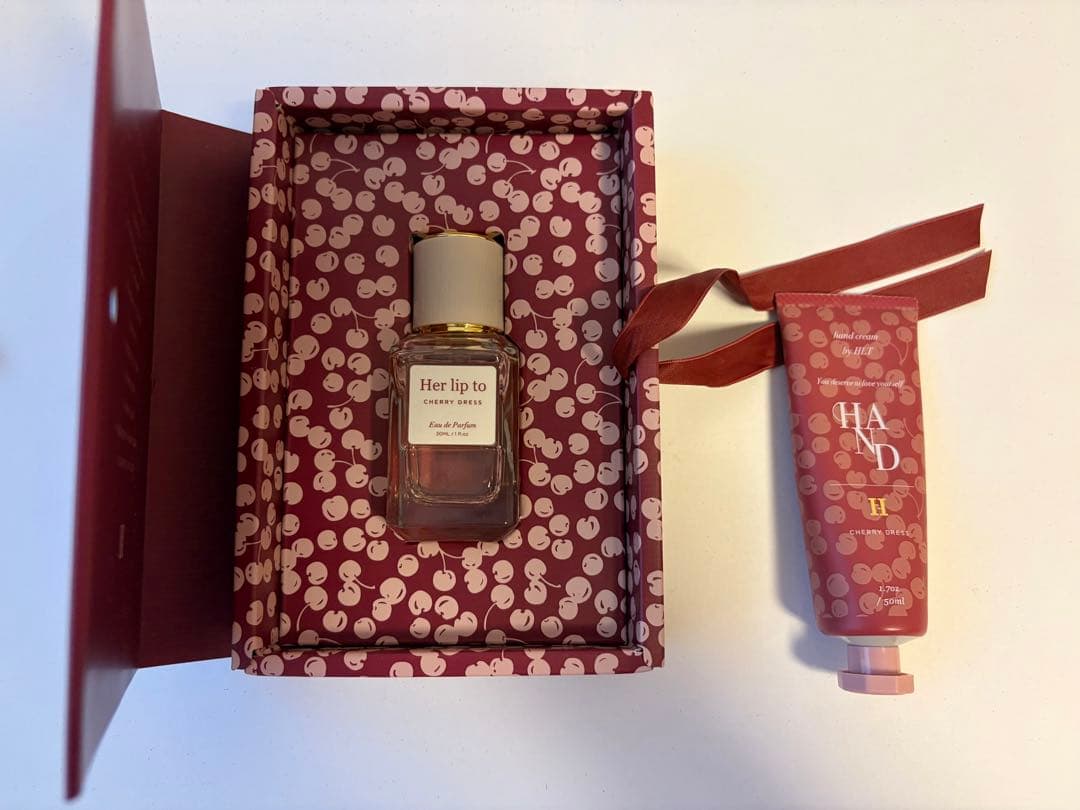香水(女性用) Herlipto Eau de Parfum - CHERRY DRESS -