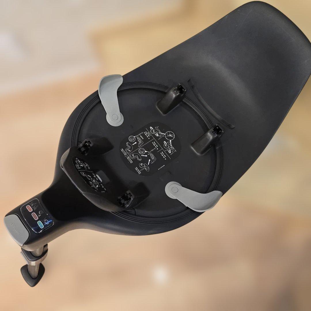 サイベックス　クラウド T i-Size/プラチナムホワイトプラス　と　ベースT