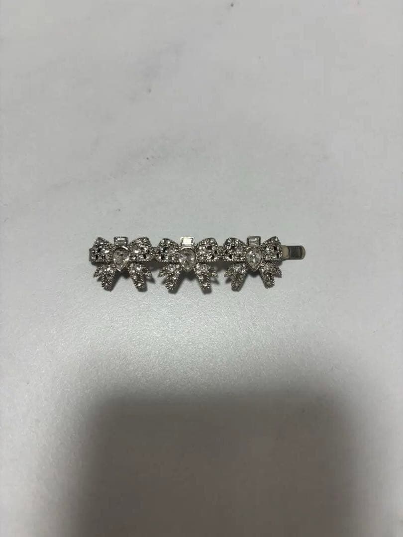 MIUMIU リボン　ヘアピン　ラインストーン
