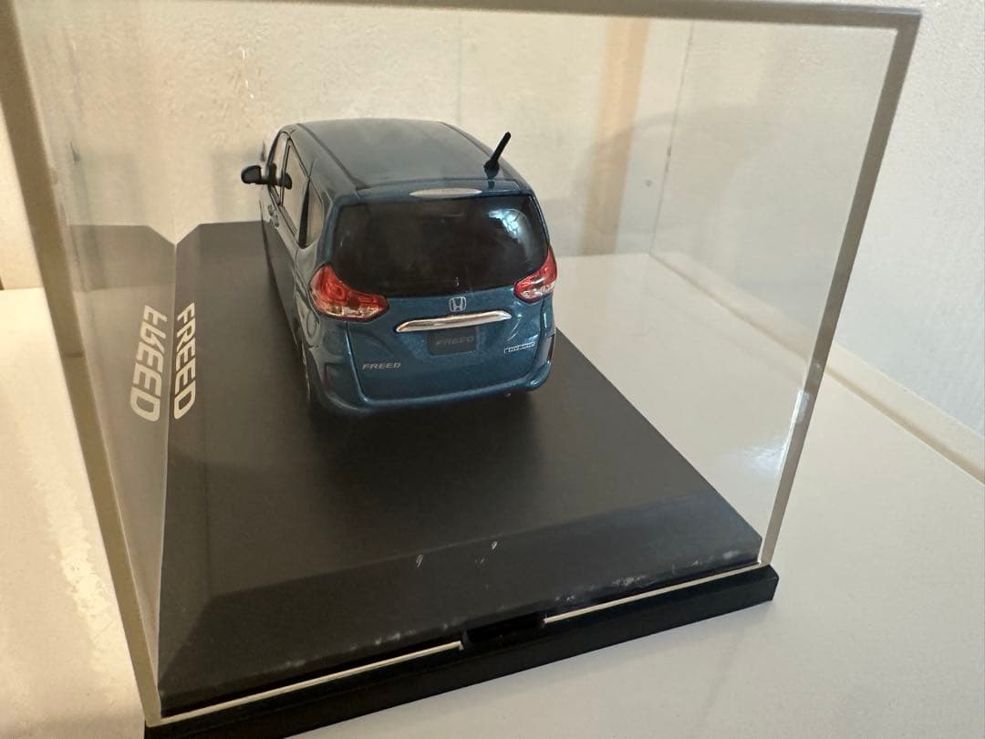 ホンダ　フリード　カラーサンプル & ミニカー3種セット