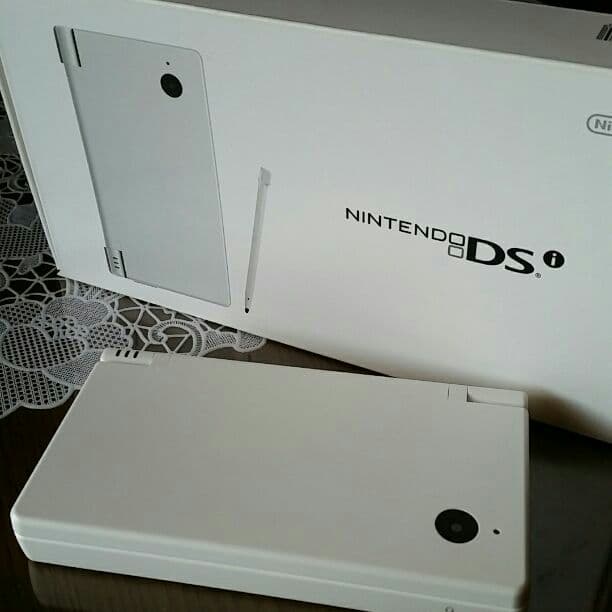 NINTENDO　DS   i  　新品同様