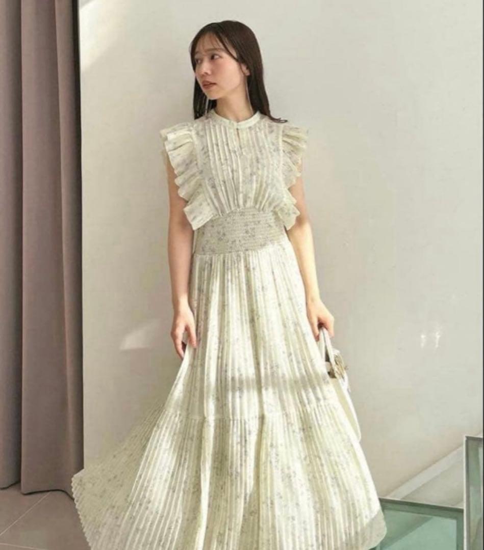 SNIDEL Sustainableタグ付きフリルワンピース