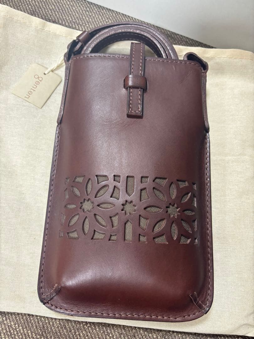 ゲンテン　genten カットワークスマホショルダーバッグ