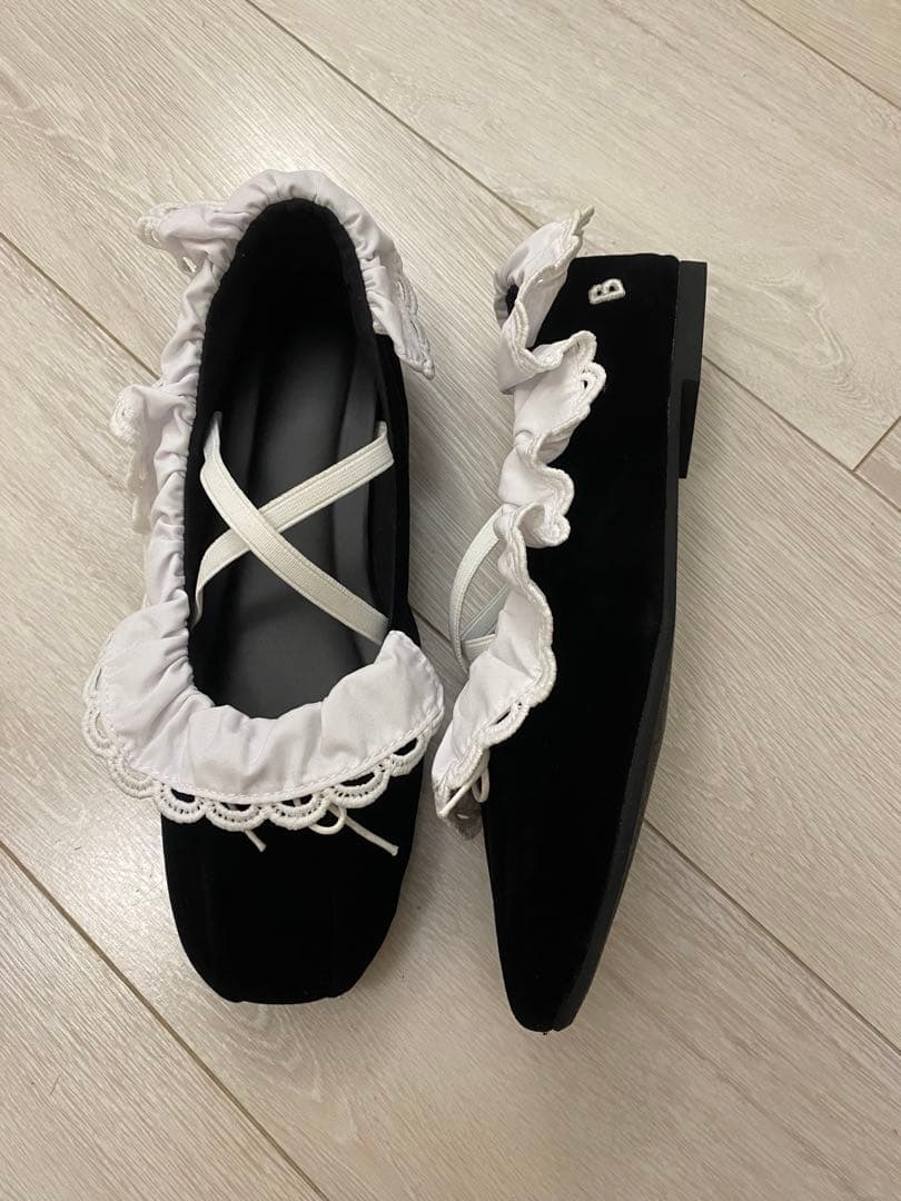 Bibiy. B. LACE BALLERINAS ビビィフラットバレエシューズ