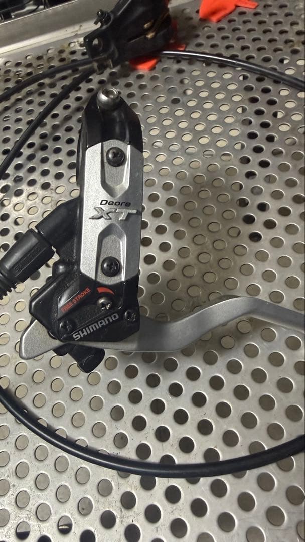 Shimano Deore XT M775ブレーキ（前後）+純正メタル1セット