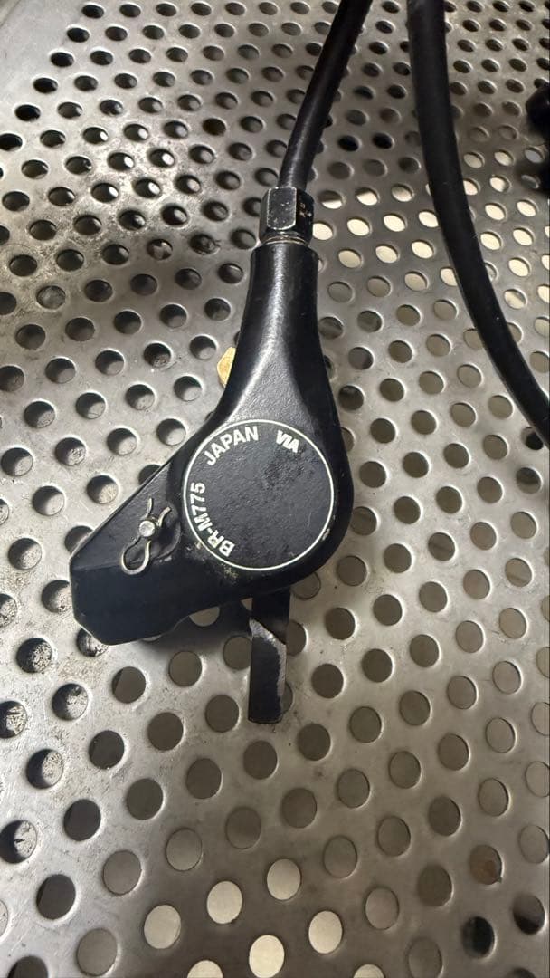 Shimano Deore XT M775ブレーキ（前後）+純正メタル1セット