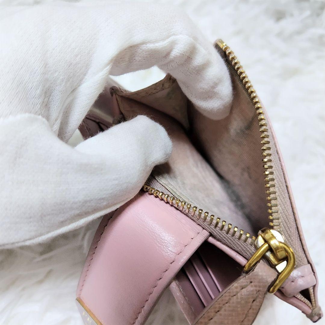 レア美品✨プラダ◇RFID三角ロゴタブ二つ折り財布　サフィアーノゴールド金具桜色