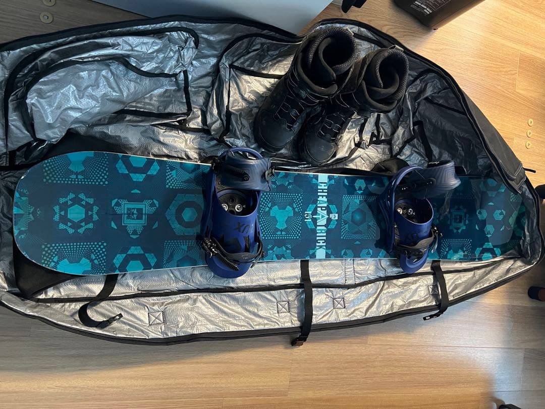 スノーボードセット（ボード・バインディング・ブーツ・カバン・ボードカーバー）